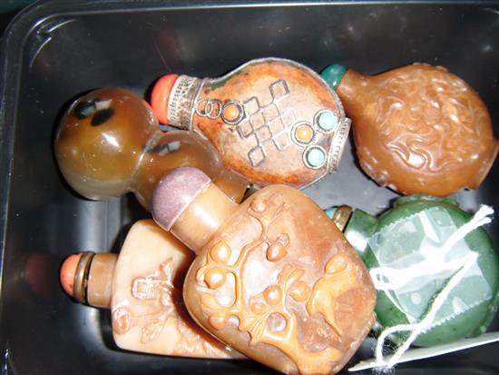 Six Chinese agate/hardstone snuff bottles, 1 double gourd, 4 carved, 1 with white metal & turquoise mount